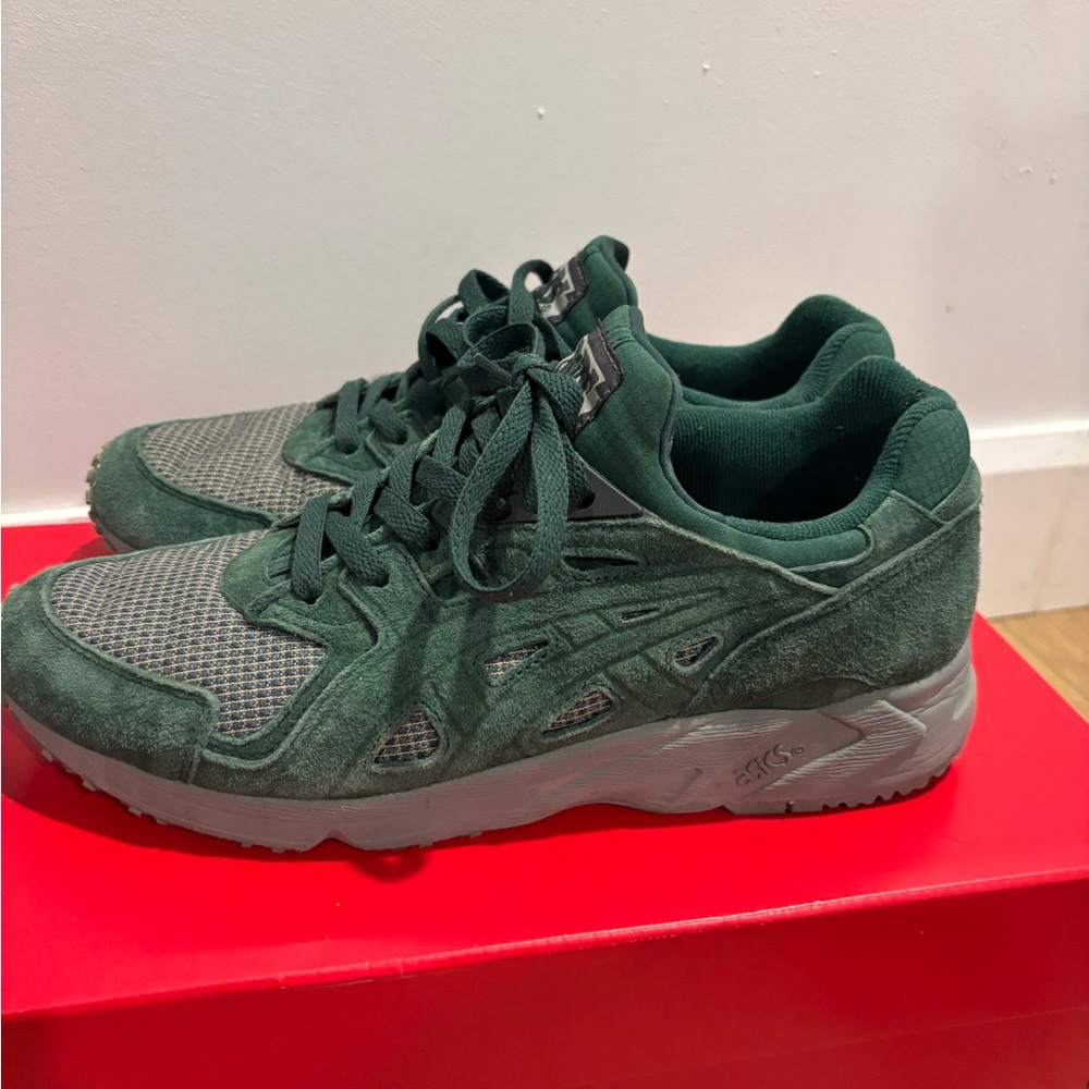 Asics H841 size 9.5